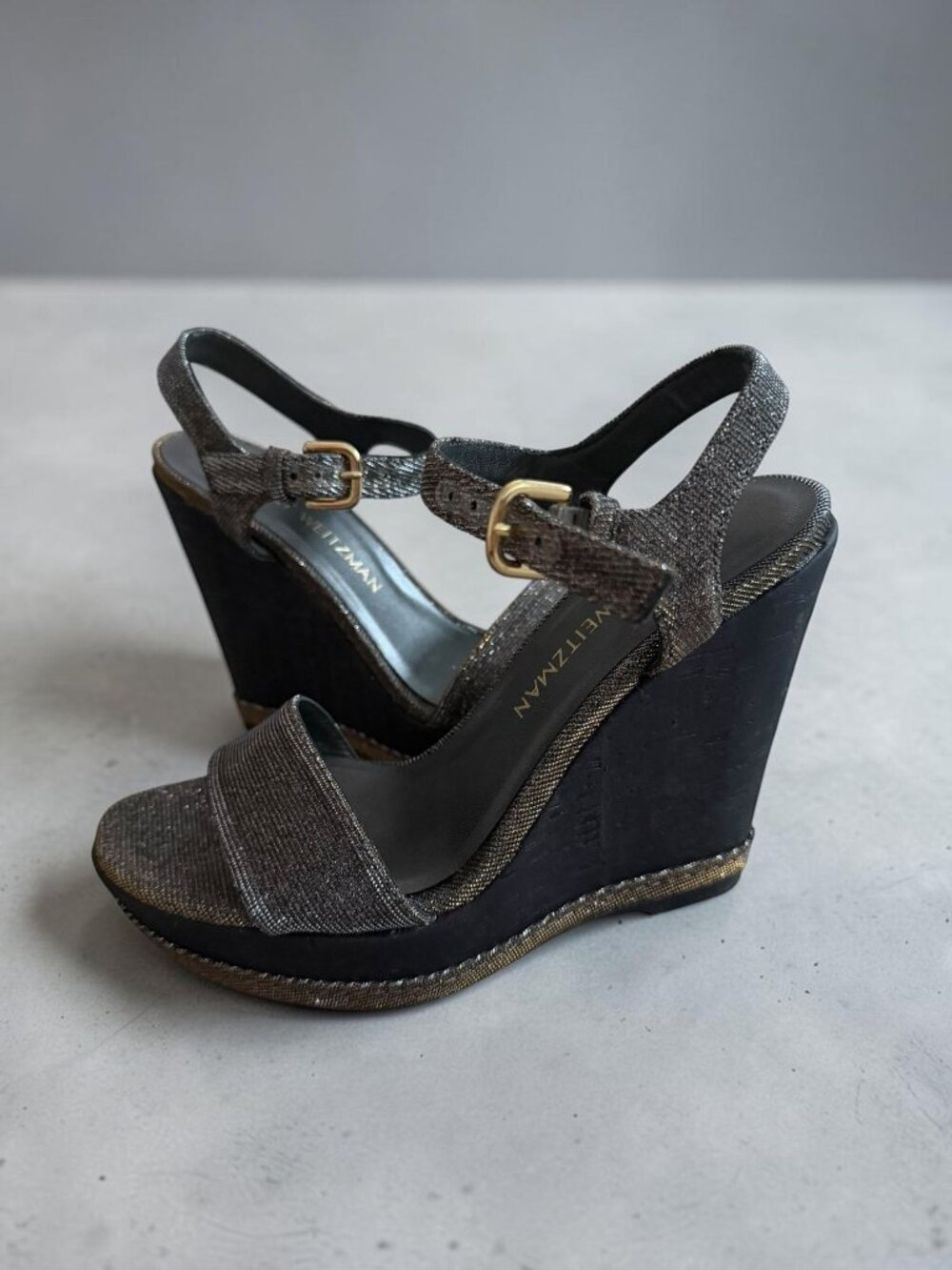 STUART WEITZMAN Metallic Iridescent Pewter Platform Wedges Size 5.5